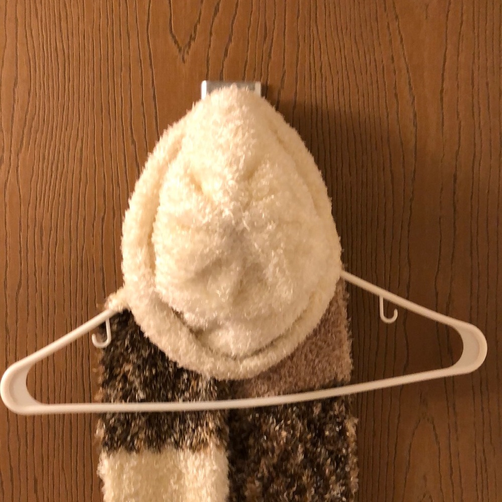 Matching Hat “Sold Separately “ to the Brown and cream scarf .